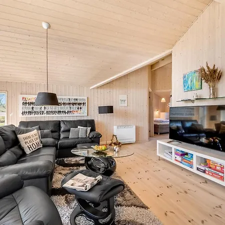 Haagen - 600m To The Fjord By Interhome