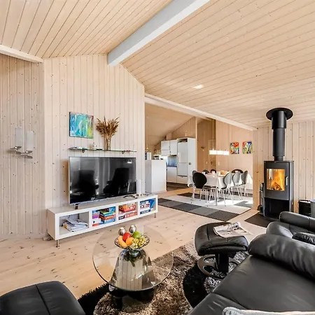 Haagen - 600m To The Fjord By Interhome