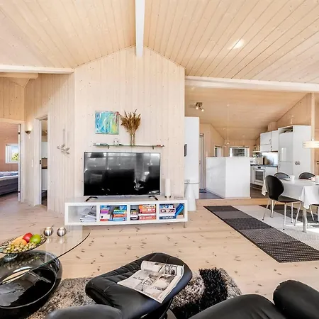 Haagen - 600m To The Fjord By Interhome